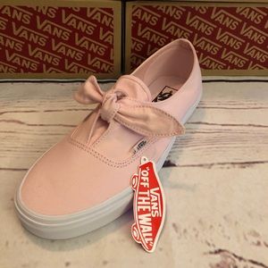 pink bow vans